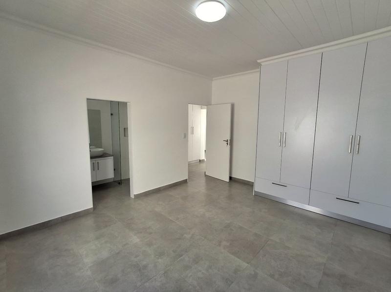 3 Bedroom Property for Sale in Golden Mile Western Cape